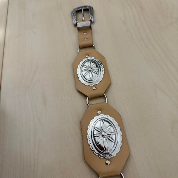 Early 2000s Tan & Silver Boho Western Belt - Picture 4 of 7